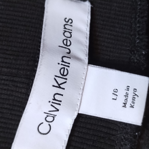 Calvin Klein Shorts - Picture 3 of 3